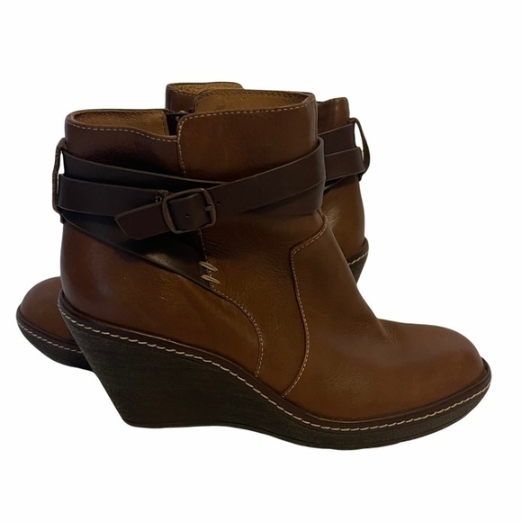 SOFFT Brown Bootie Size 8 Women Leather Wedge Chic Winter Glam Stylish Neutral - Picture 2 of 10